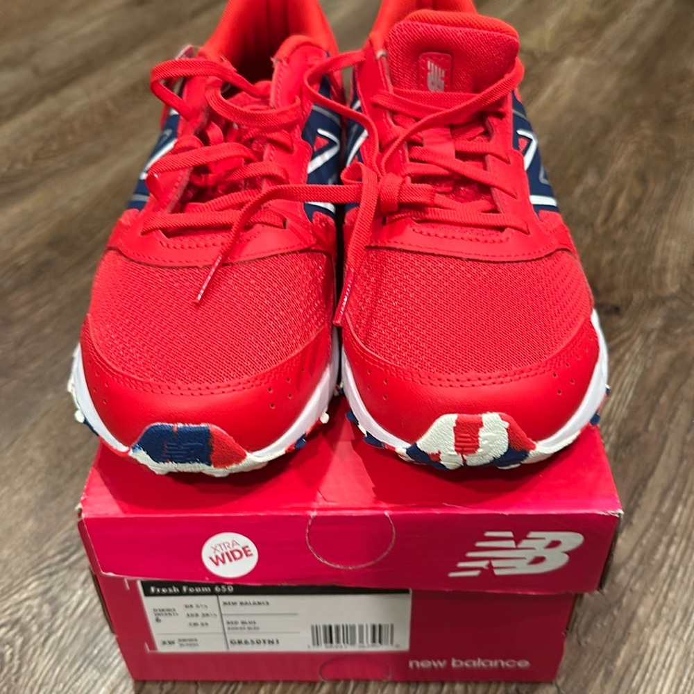 Brand new, boys 6 xw new balance sneakers, never worn, original box